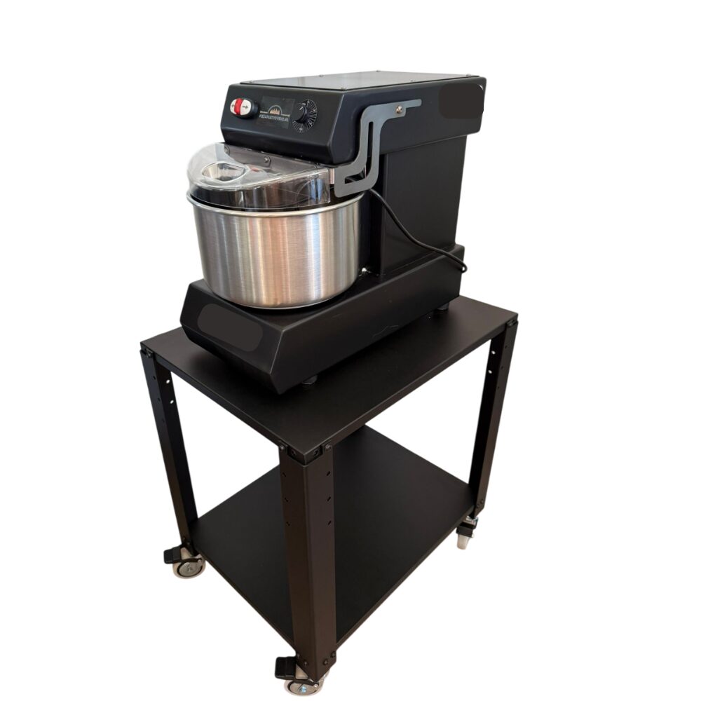 Il supporto SpaceMix001N per impastatrici a spirale garantisce solidità e sicurezza durante la lavorazione dell’impasto pizza. Realizzato in materiale resistente, riduce vibrazioni e spostamenti, ottimizzando lo spazio di lavoro e facilitando la pulizia. Accessorio ideale per pizzerie e laboratori professionali e privati