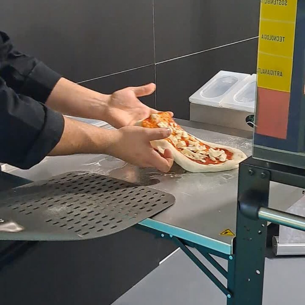 Porta pala Supporto SPACE EASY PIZZA montato su carrello Space One per infornata metodo napoletano senza fori